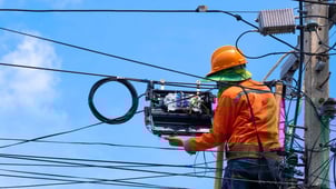 Devenir technicien fibre optique : Le guide complet