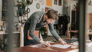 Embaucher un apprenti en 2025 : conditions, aides et démarches