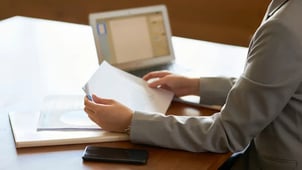 Fermeture SASU et chômage : connaître le lien et vos droits