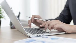 EURL : définition, avantages, fiscalité (2026)