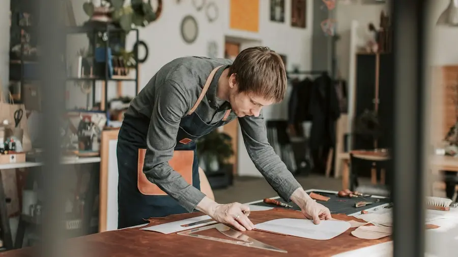 Embaucher un apprenti en 2026 : conditions, aides et démarches